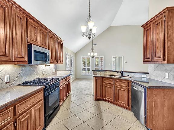 5th image of 15814 Finwood Ln