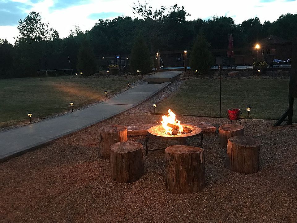 2nd image of 100 Grassy Meadow Dr
