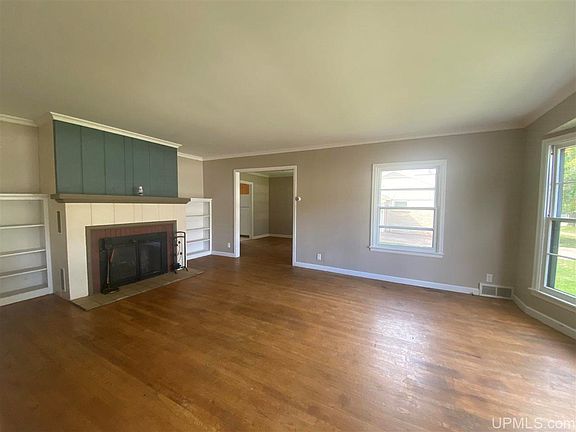 3rd image of 613 E C St