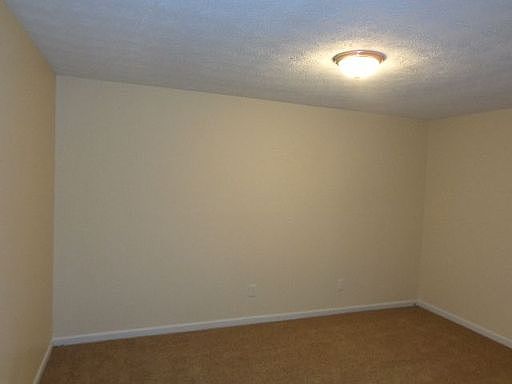4th image of 1458 Rockmoor Ct