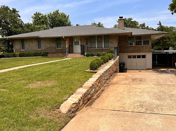 10205 Oak Park Dr, Oklahoma City, OK 73130