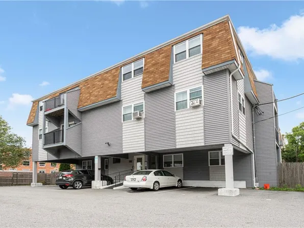20 Stenton Ave #303, Providence, RI 02906