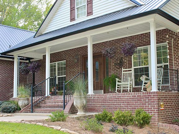 3rd image of 889 Dogwood Ln