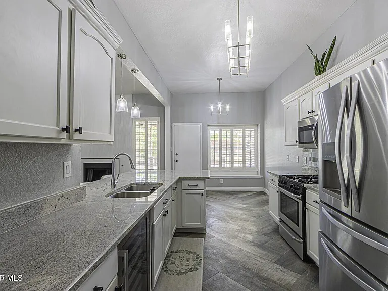 12082 El Greco Cir — Photo 6