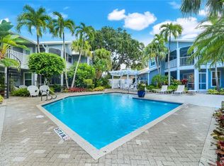 376 3rd St S APT 102, Naples, FL 34102