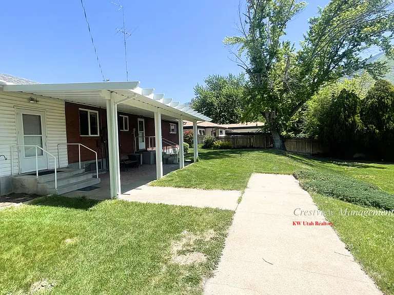 1498 E Pioneer Rd — Photo 30