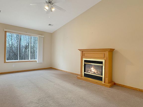5th image of 246 Greenview