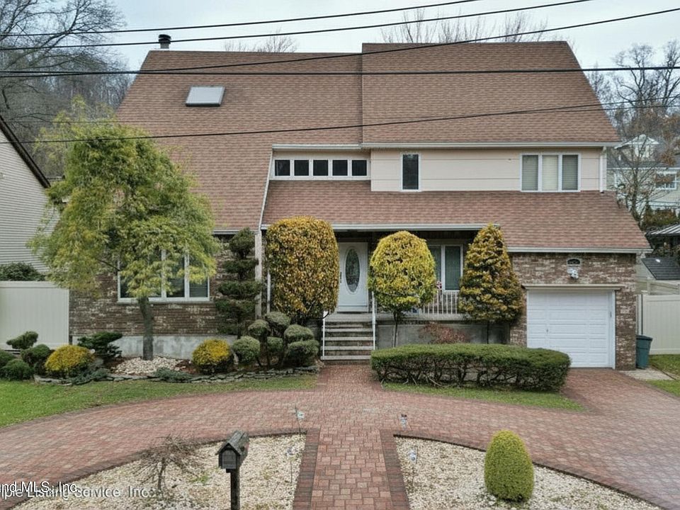 1st image of 439 Saint Andrews Rd