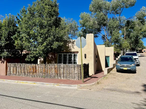 357 Hillside Ave #B, Santa Fe, NM 87501