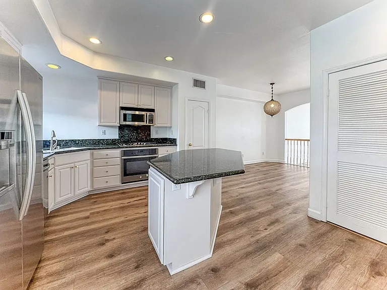 5720 S Glennie Ln #B — Photo 8
