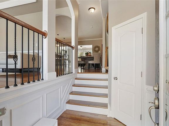 3rd image of 1230 Jardin Ct