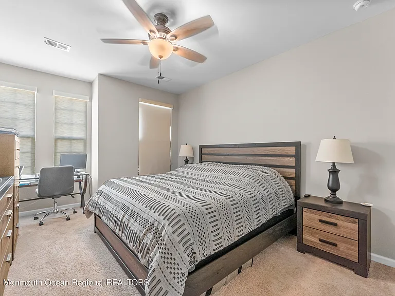 1 Kyle Dr — Photo 17