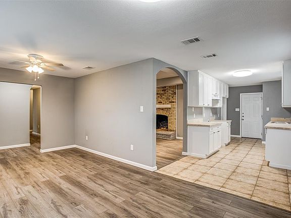 3rd image of 4809 Shands Dr
