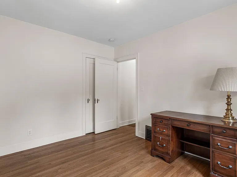 408 W 25th Ave — Photo 24