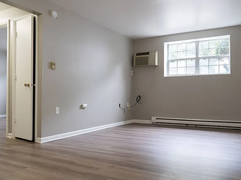 Meadow View Apartments — Photo 14