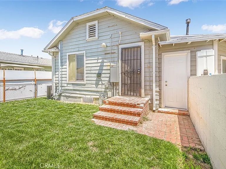 636 NW Pioneer Dr #1 — Photo 5