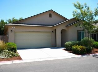 408 Dogwood St, Dinuba, CA 93618