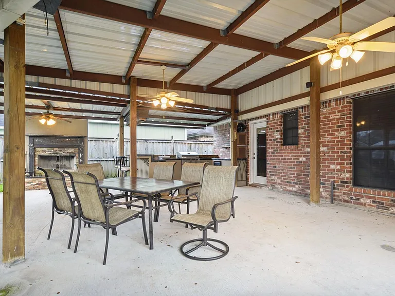 17764 Nine Oaks Ave — Photo 10