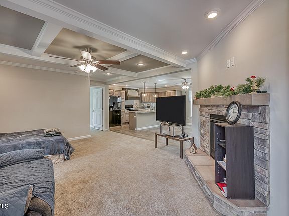 4th image of 338 Fairview Ave