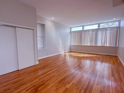 4th image of 334 Kilgour St #1