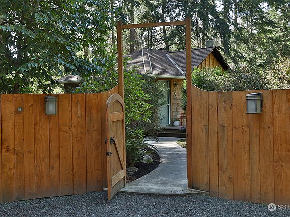 4th image of 107 Brackenwood Avenue