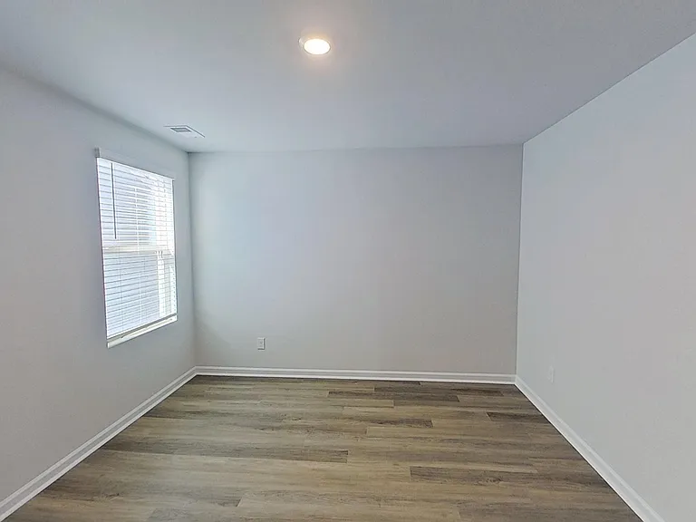 1095 Hanson Dr — Photo 20