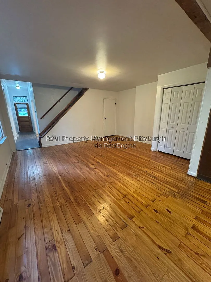 3 bed, 1.0 bath, 1400 sqft, $1,295 — Photo 4