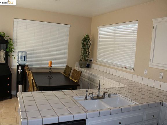 2nd image of 4604 Cove Ln