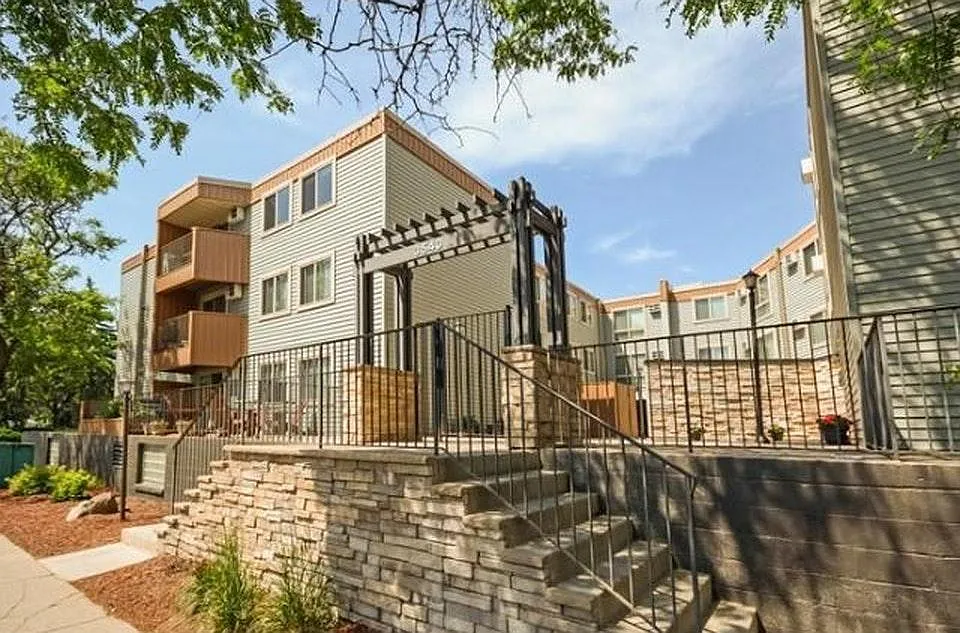 1 bed, 750 sqft, $2,000 — Photo 1