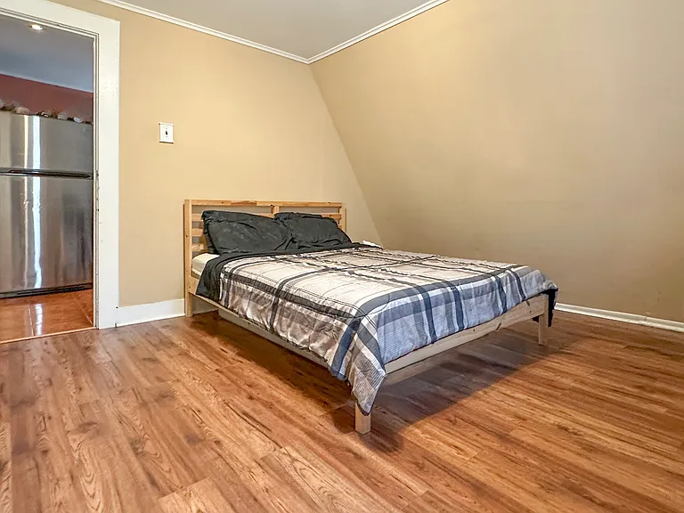 184 Maple St #2 — Photo 10