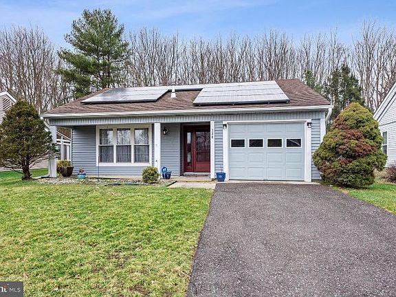 3rd image of 130 Buckingham Dr