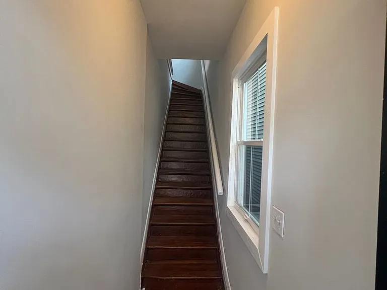 405 E Duffy St — Photo 3