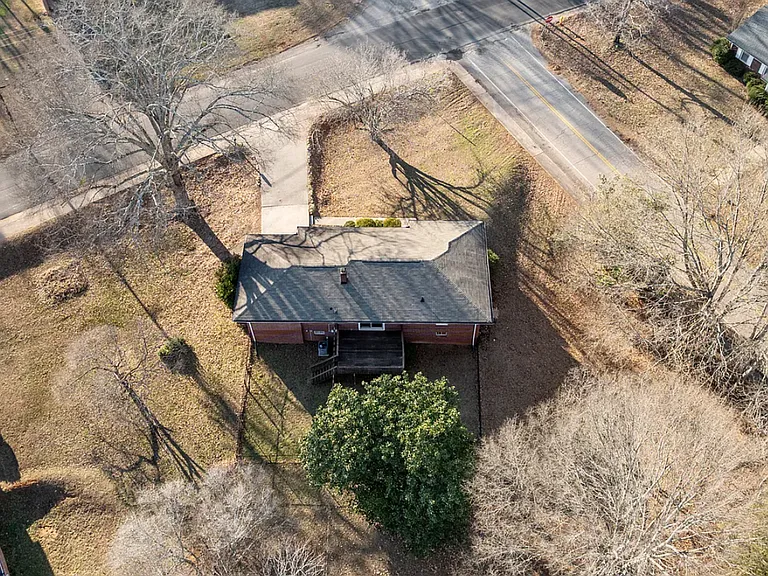 420 Brock St — Photo 18