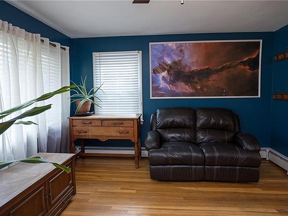 5th image of 119 Pine Hill Ave