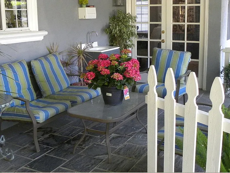 La Canada Way — Photo 2