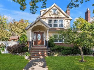 161-03 Powells Cove Blvd, Whitestone, NY 11357