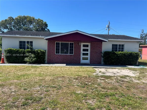 2860 NW 207th St, Miami Gardens, FL 33056