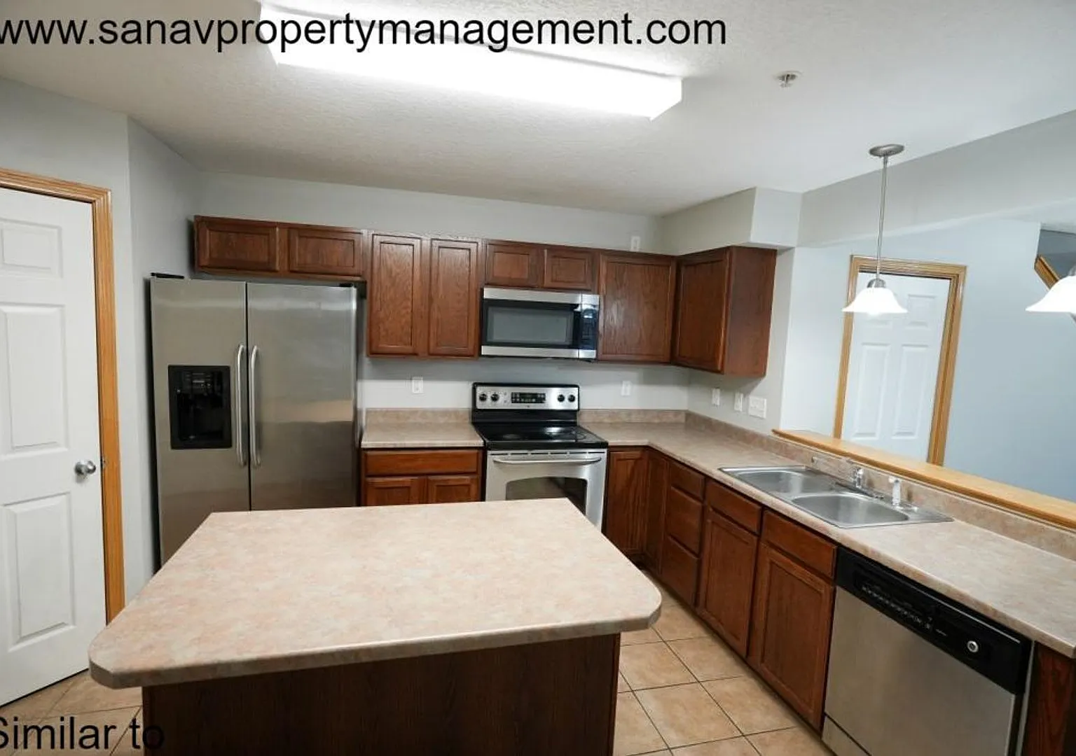 Charming 2 Bed, 1.5 Bath Townhome with 1-Car Garage in West Des Moines — Photo 4