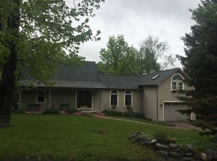 3654 Altacrest Dr W, Vestavia, AL 35243