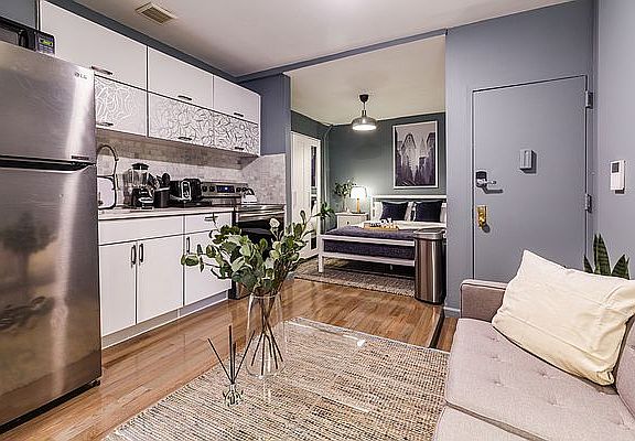 2nd image of 519 E 5th St APT 1