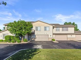 9930 74th St UNIT E, Kenosha, WI 53142