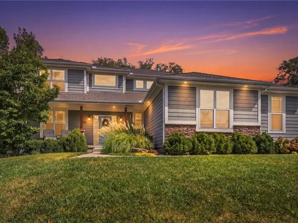 433 N Winnebago Dr, Lake Winnebago, MO 64034