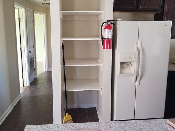 5th image of 4415 Heath Dr