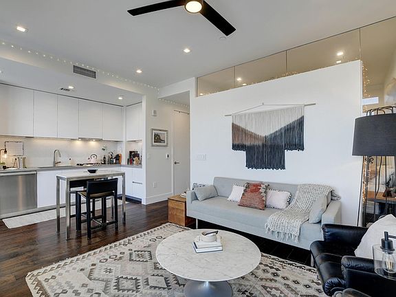3rd image of 501 West Ave #706