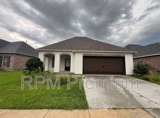 6212 Lake Edge Dr, Baton Rouge, LA 70820