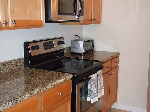 Kitchen w/ Granite Counters