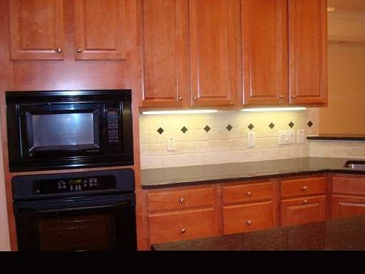 3rd image of 1610 Woodberry Run Dr