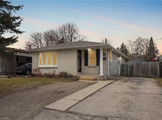 15 Milton Ave W, Cambridge, ON N3C 2Y3