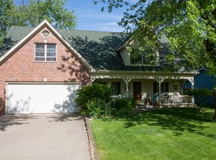 6905 Clarendon Hills Rd, Darien, IL 60561