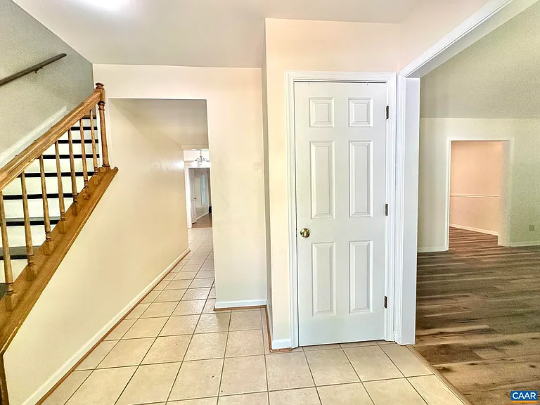 3159 Saddlebrook Ln — Photo 3